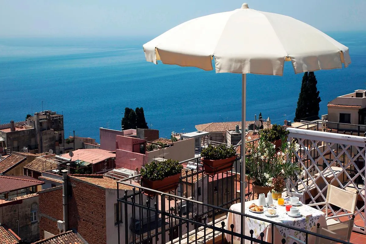 טאורמינה Hotel Isabella