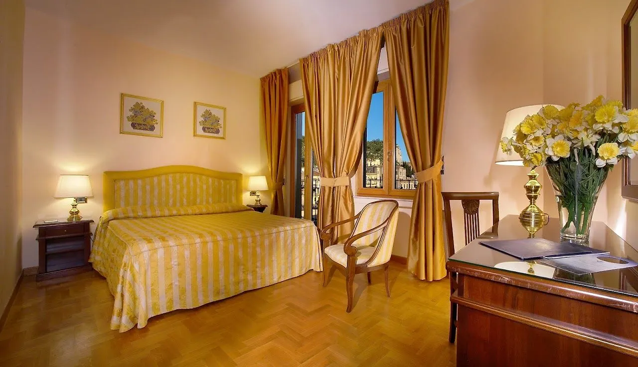 טאורמינה Hotel Isabella