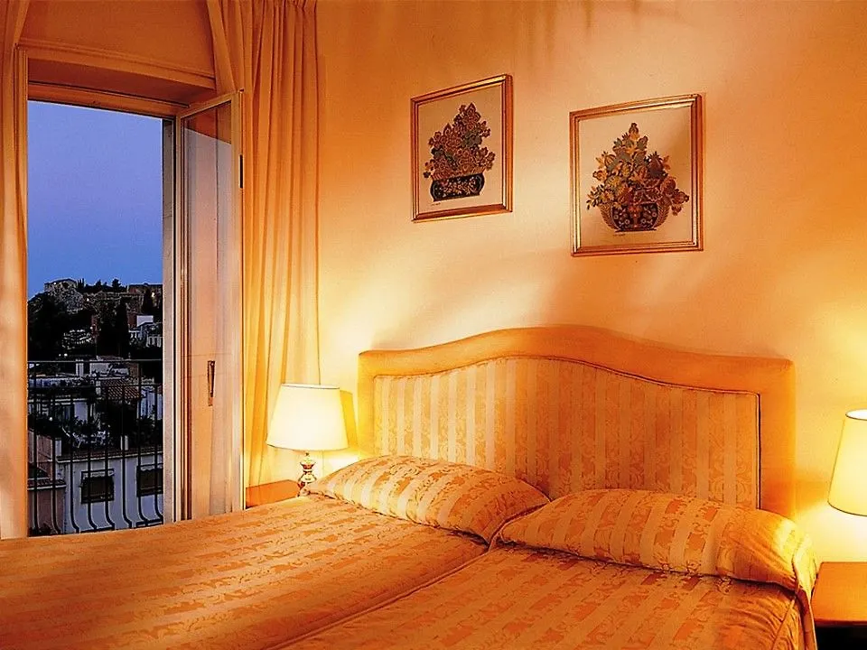 ***  טאורמינה Hotel Isabella איטליה
